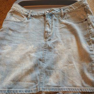 A.N.A. Sponge Bleach Wash Distressed Jean Skirt